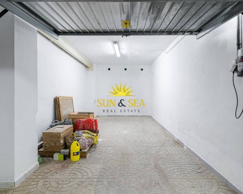 Ático de 3 habitaciones en Torrevieja en venta con garaje - 319.000 € (Ref: 9101103)