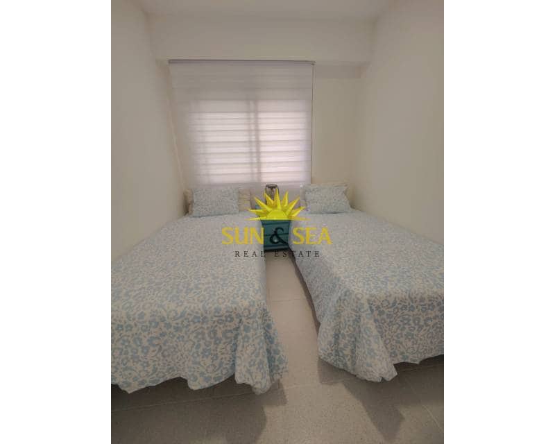 2 sypialnia Apartament do wynajęcia w Torrevieja z basenem - 800 € (Ref: 9101754)