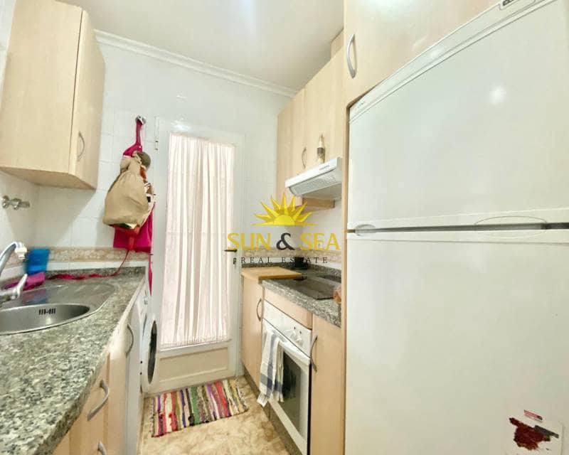 2 makuuhuone Huoneisto vuokrattavana paikassa Torrevieja mukana 
autotalli - 800 € (Ref: 9107937)