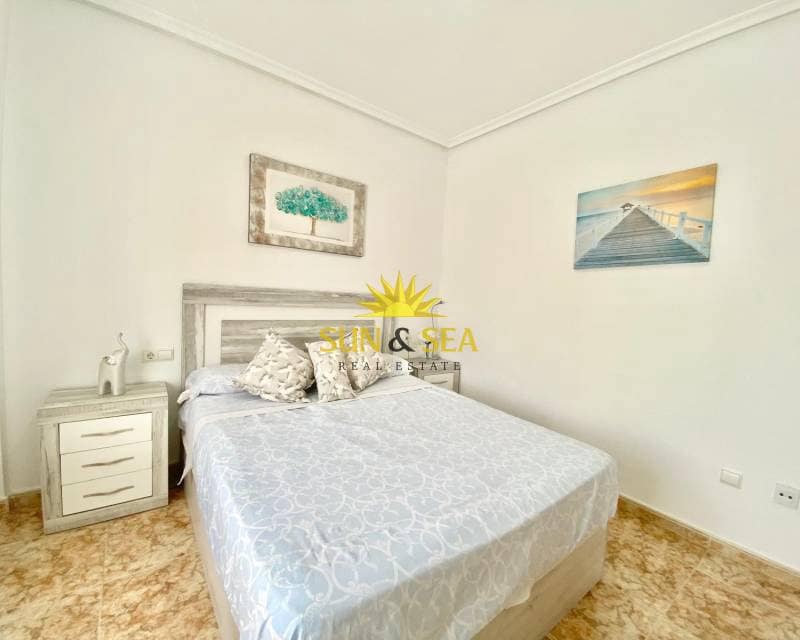 2 makuuhuone Huoneisto vuokrattavana paikassa Torrevieja mukana 
autotalli - 800 € (Ref: 9107937)