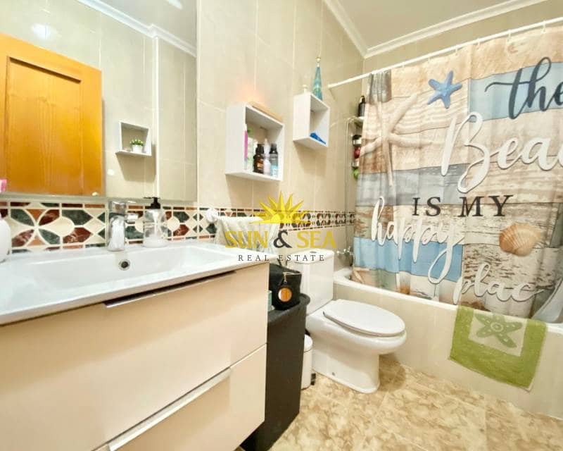 2 makuuhuone Huoneisto vuokrattavana paikassa Torrevieja mukana 
autotalli - 800 € (Ref: 9107937)