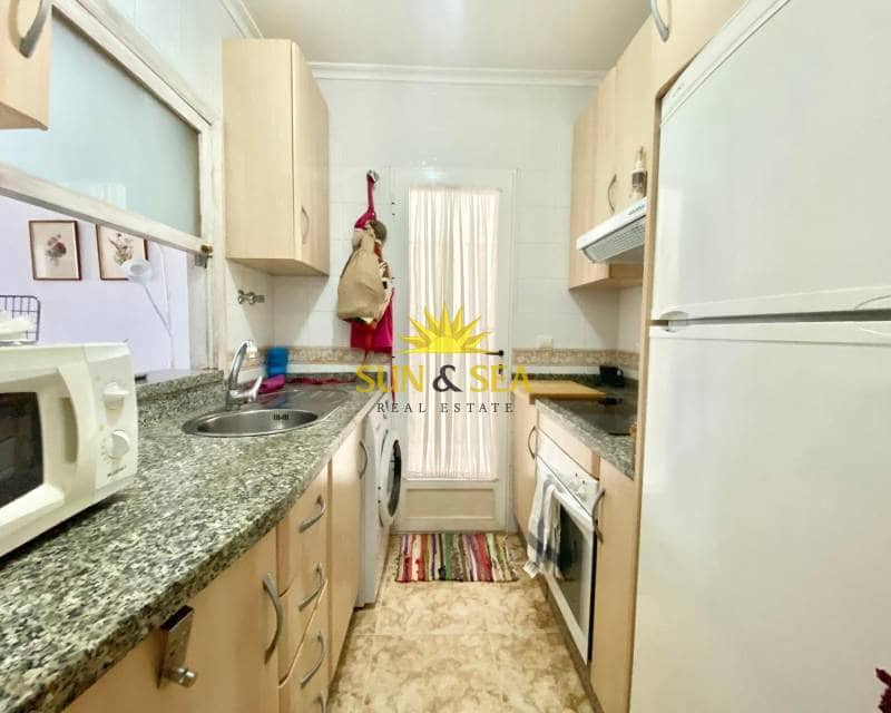 2 makuuhuone Huoneisto vuokrattavana paikassa Torrevieja mukana 
autotalli - 800 € (Ref: 9107937)