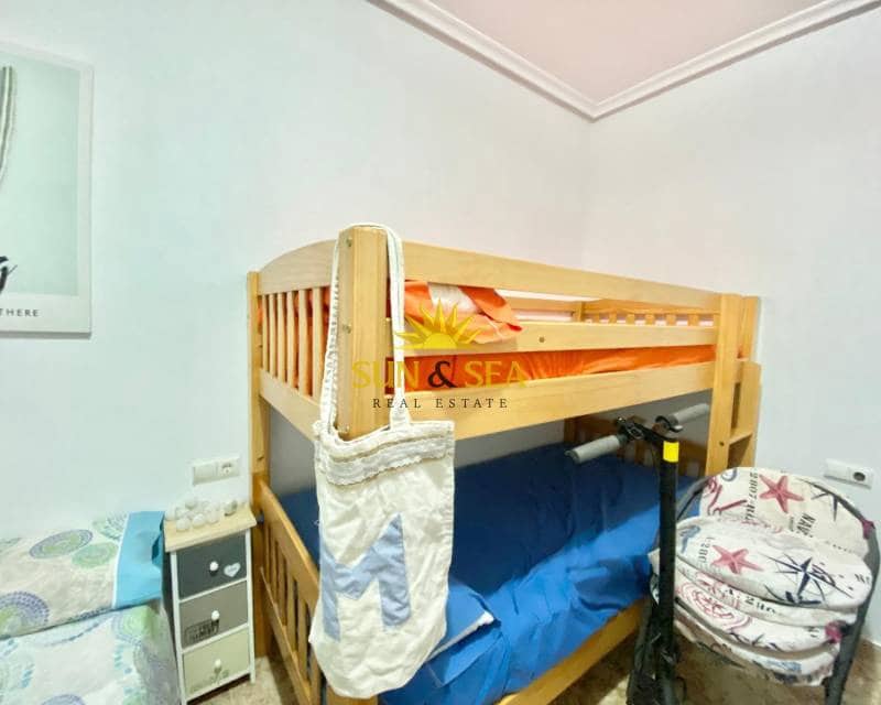 2 makuuhuone Huoneisto vuokrattavana paikassa Torrevieja mukana 
autotalli - 800 € (Ref: 9107937)