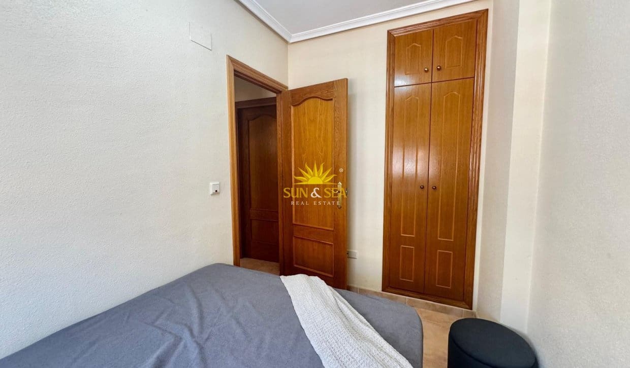 Chalet de 4 habitaciones en Santa Pola en alquiler - 1.250 € (Ref: 9108287)