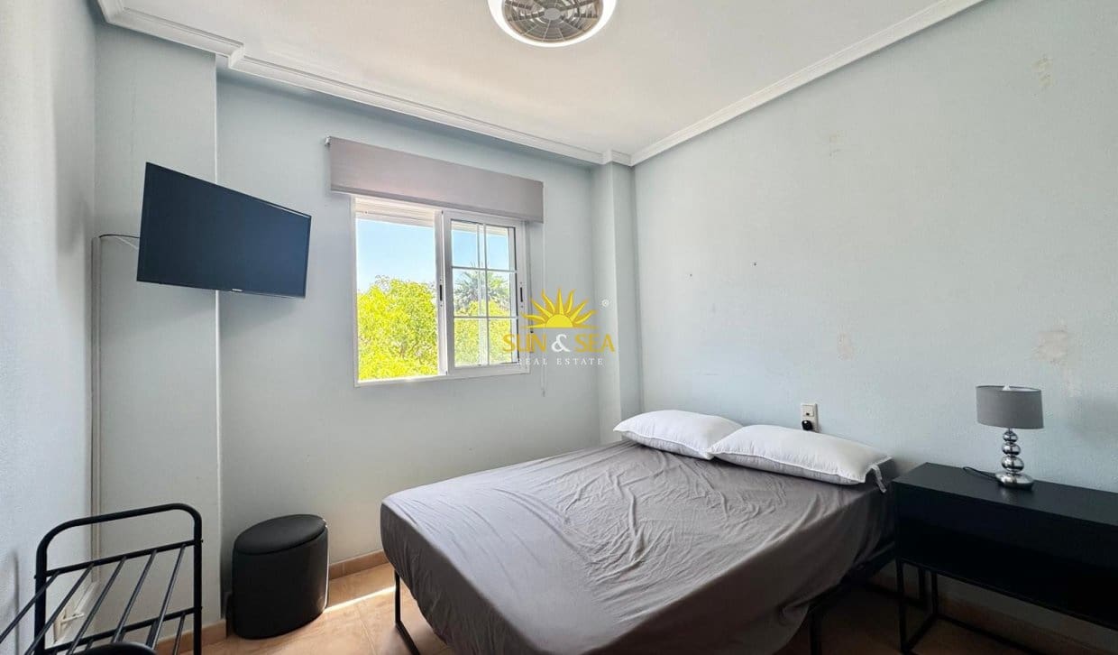 Chalet de 4 habitaciones en Santa Pola en alquiler - 1.250 € (Ref: 9108287)