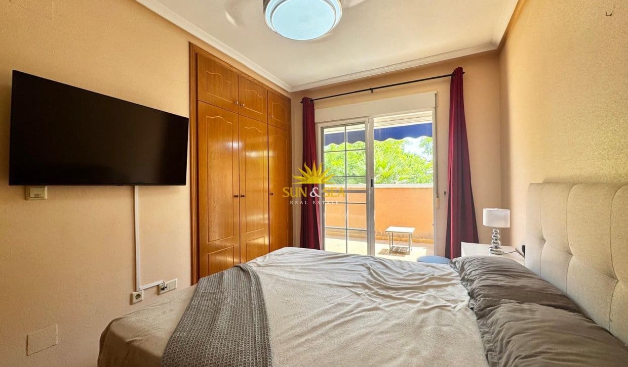 Chalet de 4 habitaciones en Santa Pola en alquiler - 1.250 € (Ref: 9108287)
