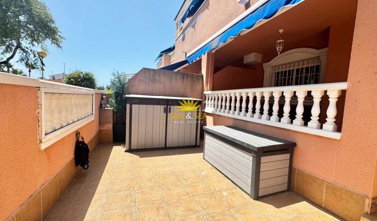 Chalet de 4 habitaciones en Santa Pola en alquiler - 1.250 € (Ref: 9108287)