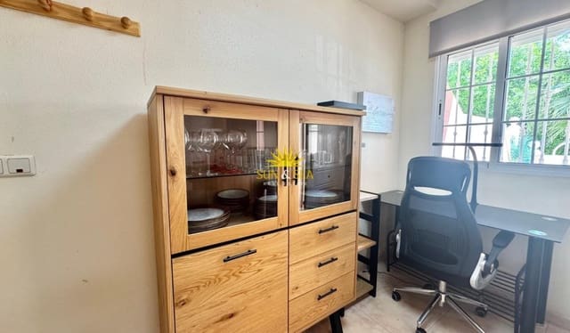 Chalet de 4 habitaciones en Gran Playa, Santa Pola en alquiler - 1.250 € (Ref: 9108287)