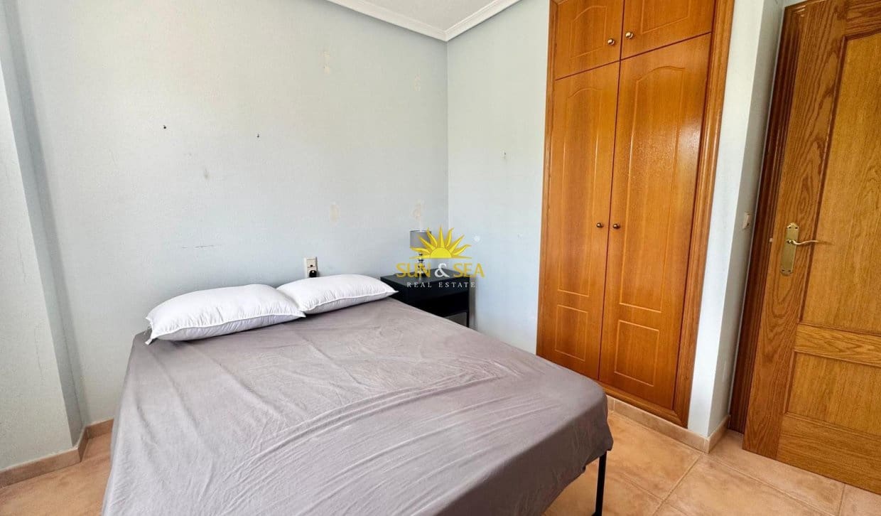 Chalet de 4 habitaciones en Santa Pola en alquiler - 1.250 € (Ref: 9108287)