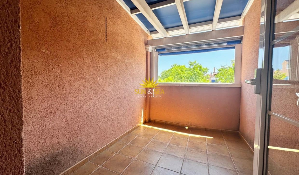 Chalet de 4 habitaciones en Santa Pola en alquiler - 1.250 € (Ref: 9108287)
