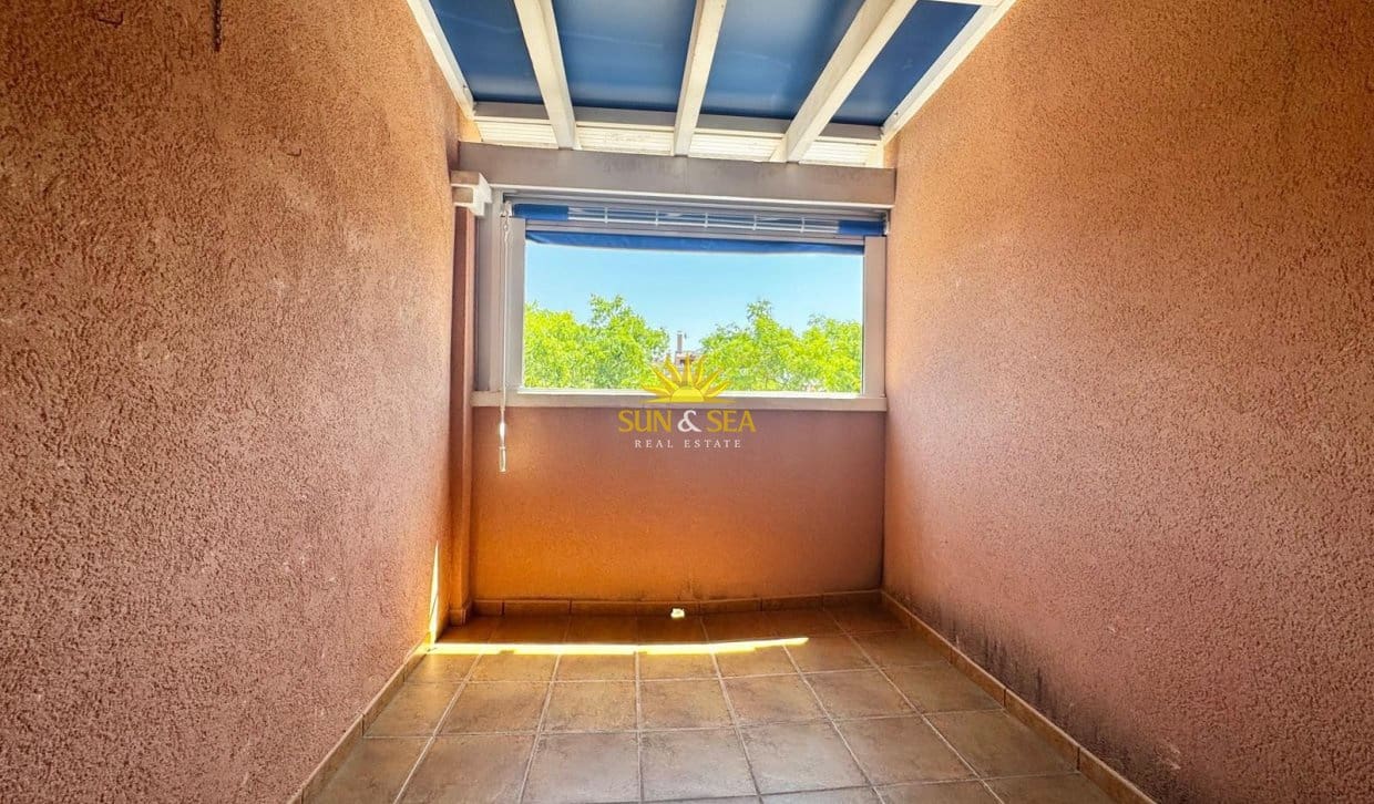 Chalet de 4 habitaciones en Santa Pola en alquiler - 1.250 € (Ref: 9108287)