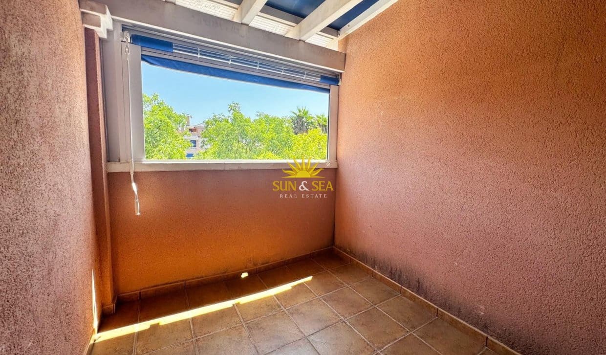 Chalet de 4 habitaciones en Santa Pola en alquiler - 1.250 € (Ref: 9108287)