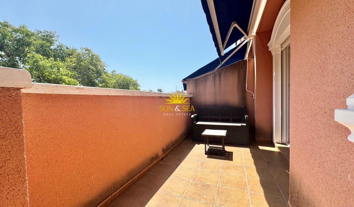 Chalet de 4 habitaciones en Santa Pola en alquiler - 1.250 € (Ref: 9108287)