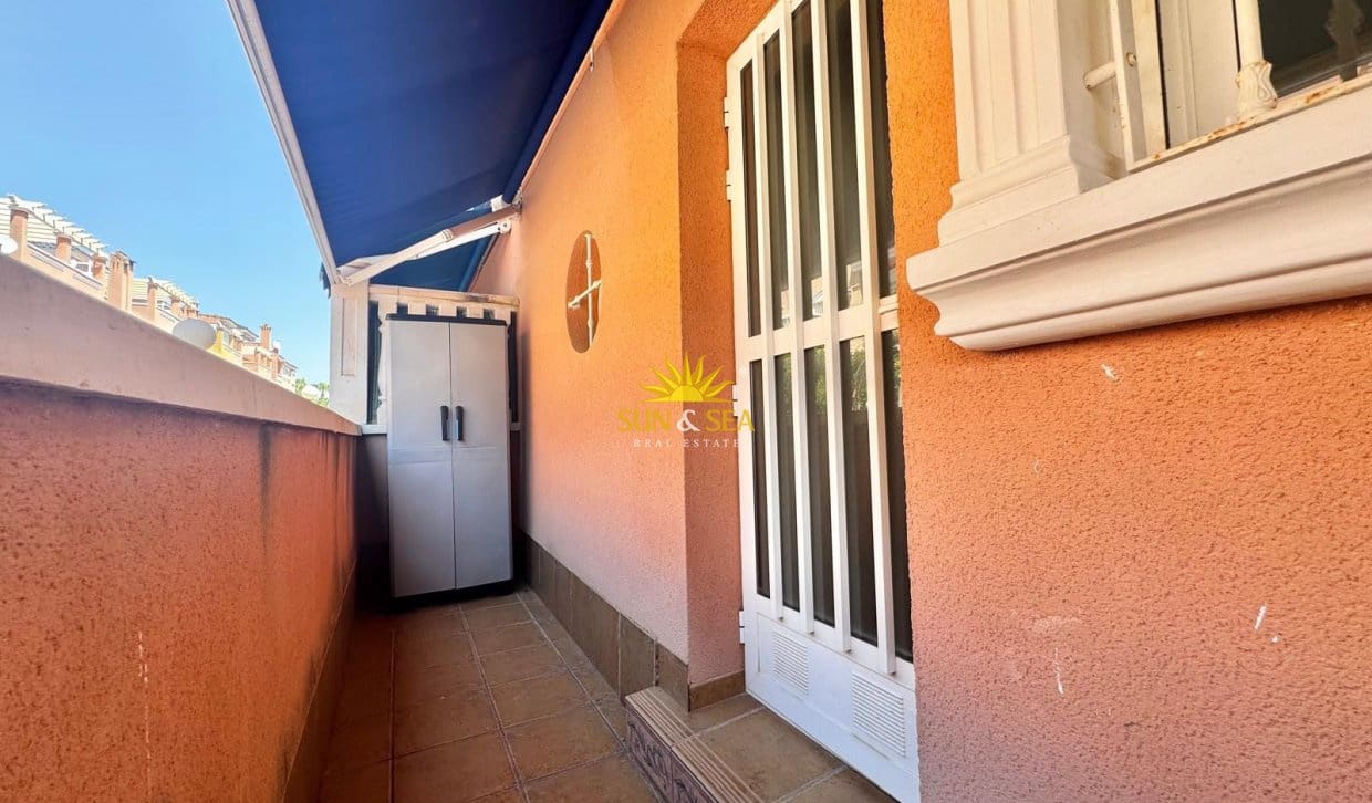 Chalet de 4 habitaciones en Santa Pola en alquiler - 1.250 € (Ref: 9108287)