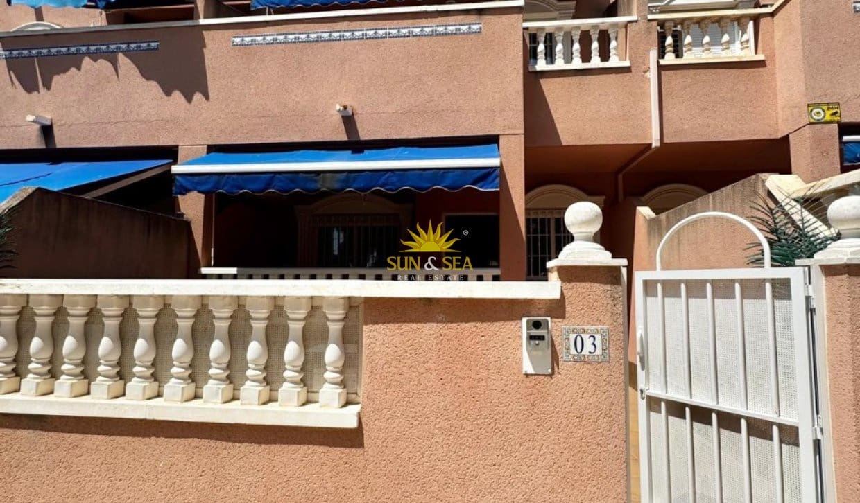 Chalet de 4 habitaciones en Santa Pola en alquiler - 1.250 € (Ref: 9108287)