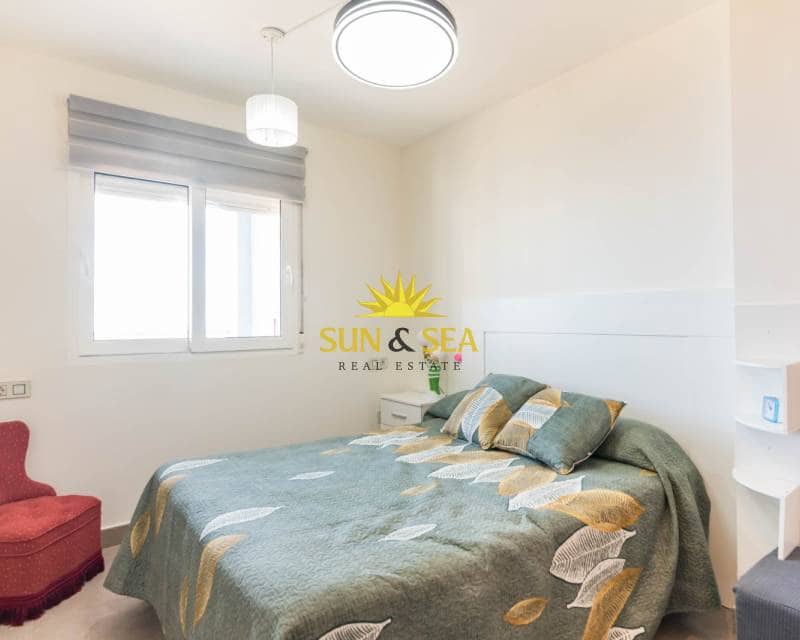 2 soveværelse Lejlighed til leje i La Manga del Mar Menor med swimmingpool garage - € 900 (Ref: 9109865)