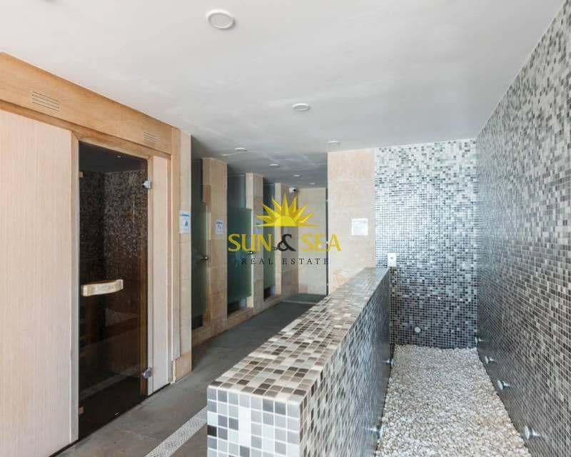 2 soveværelse Lejlighed til leje i La Manga del Mar Menor med swimmingpool garage - € 900 (Ref: 9109865)