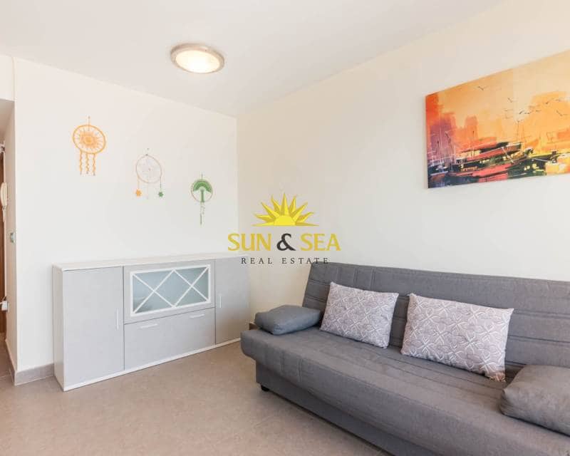 2 soveværelse Lejlighed til leje i La Manga del Mar Menor med swimmingpool garage - € 900 (Ref: 9109865)