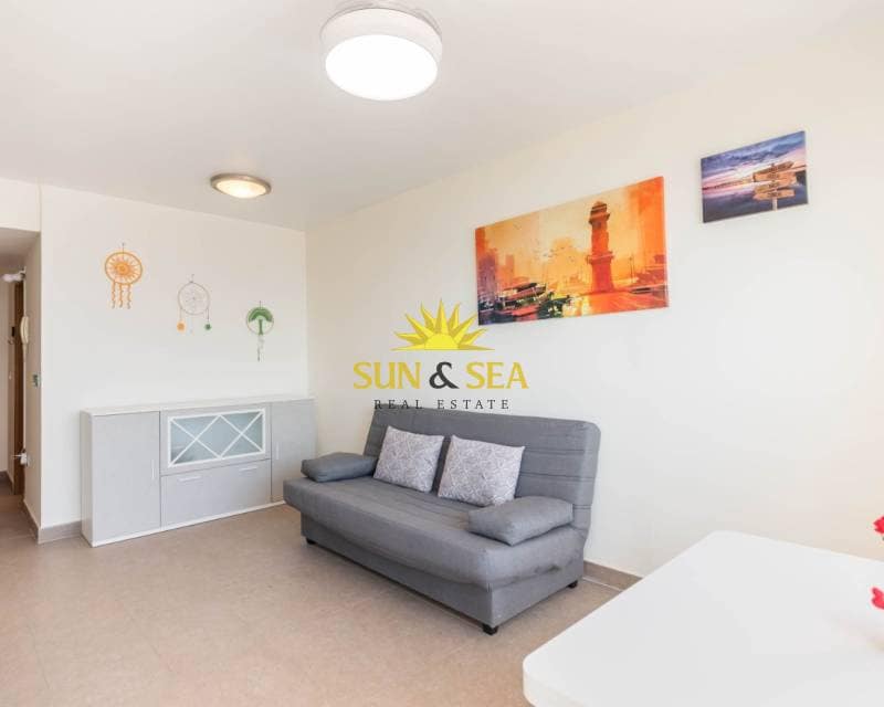 2 soveværelse Lejlighed til leje i La Manga del Mar Menor med swimmingpool garage - € 900 (Ref: 9109865)