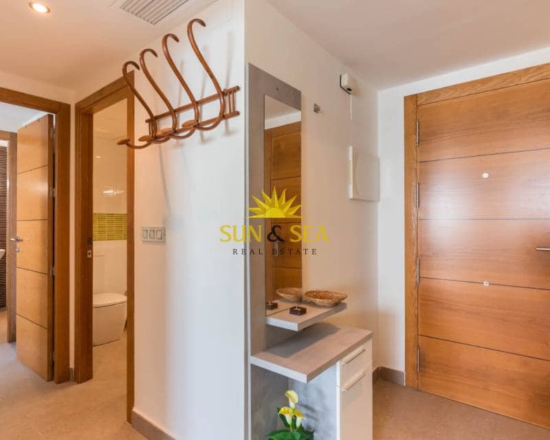 2 soveværelse Lejlighed til leje i La Manga del Mar Menor med swimmingpool garage - € 900 (Ref: 9109865)