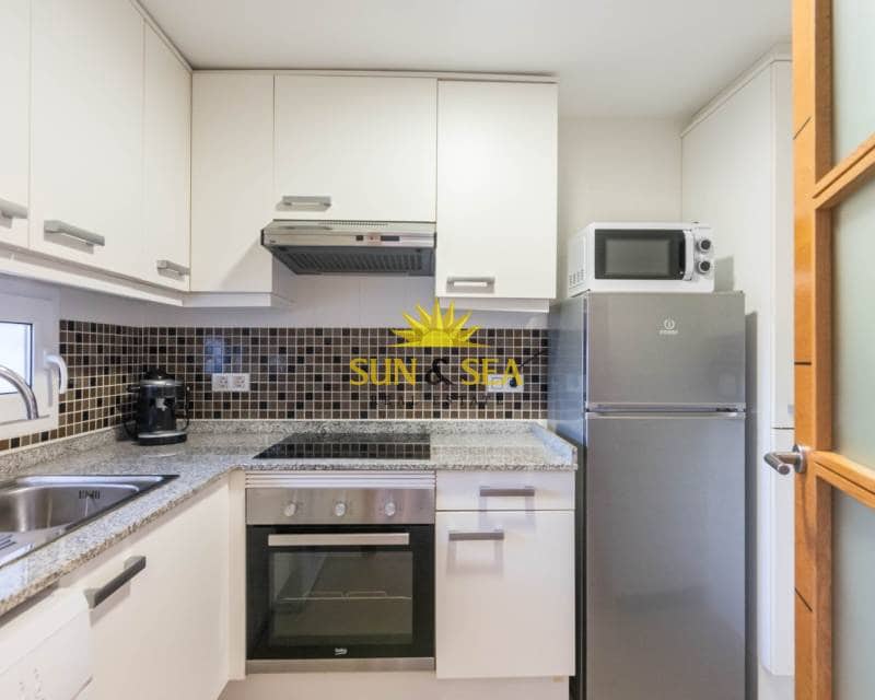 2 soveværelse Lejlighed til leje i La Manga del Mar Menor med swimmingpool garage - € 900 (Ref: 9109865)