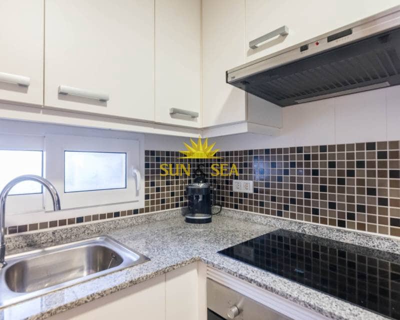 2 soveværelse Lejlighed til leje i La Manga del Mar Menor med swimmingpool garage - € 900 (Ref: 9109865)