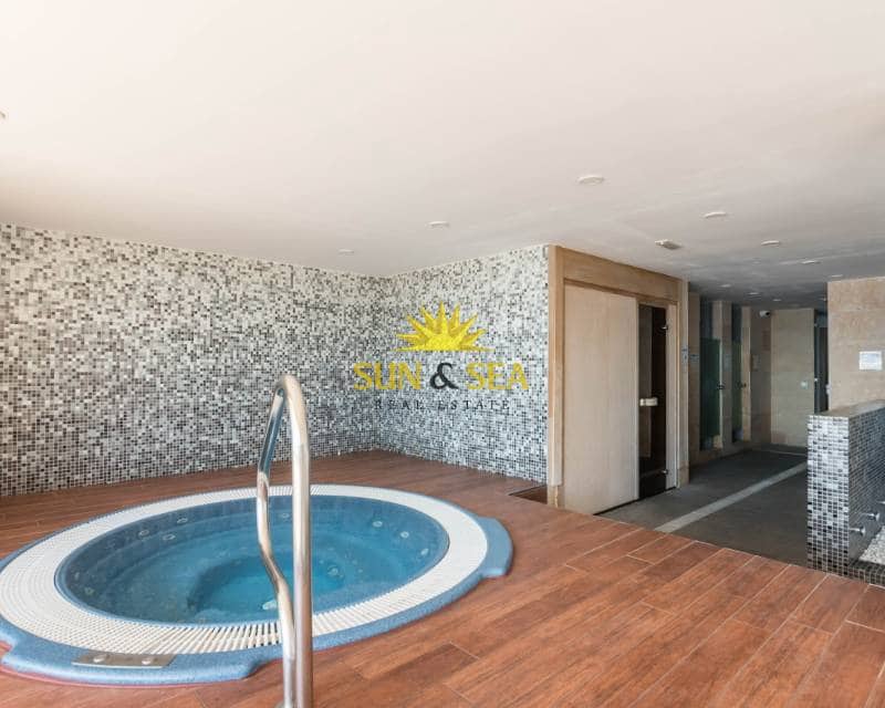 2 soveværelse Lejlighed til leje i La Manga del Mar Menor med swimmingpool garage - € 900 (Ref: 9109865)