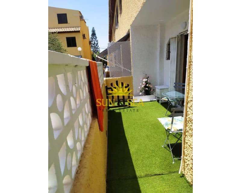 3 Zimmer Haus zu vermieten in Torrevieja mit Pool - 1.100 € (Ref: 9111026)