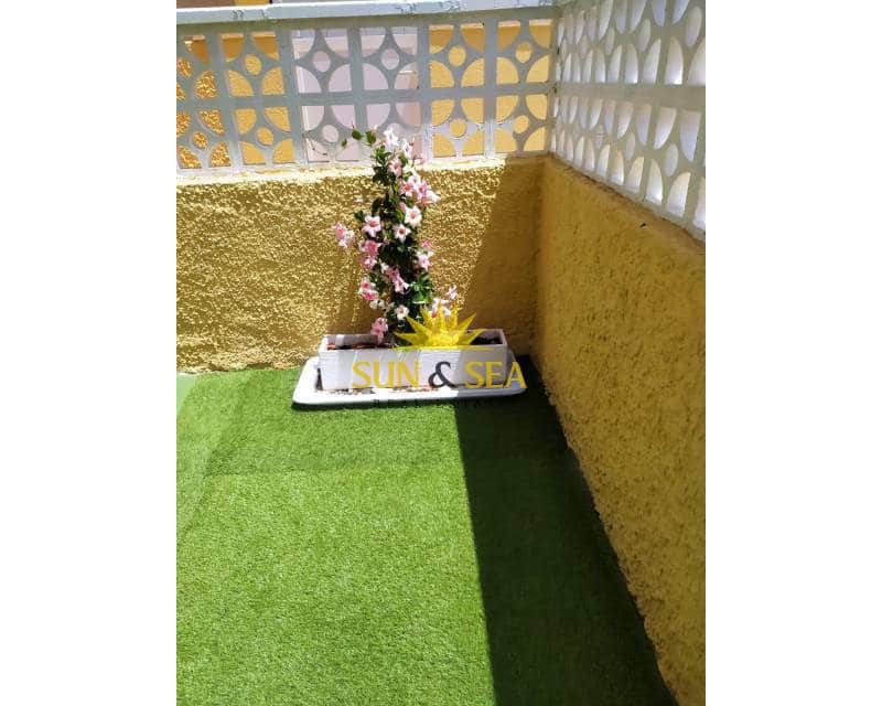 3 Zimmer Haus zu vermieten in Torrevieja mit Pool - 1.100 € (Ref: 9111026)