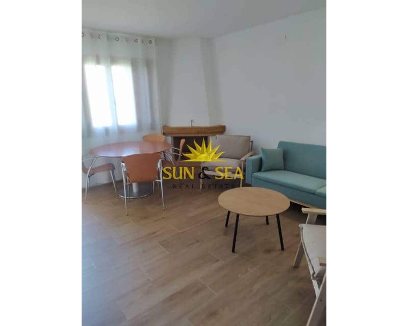 3 Zimmer Haus zu vermieten in Torrevieja mit Pool - 1.100 € (Ref: 9111026)