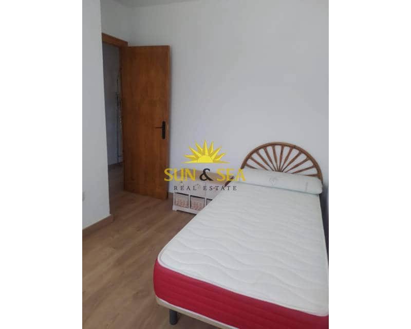 3 Zimmer Haus zu vermieten in Torrevieja mit Pool - 1.100 € (Ref: 9111026)