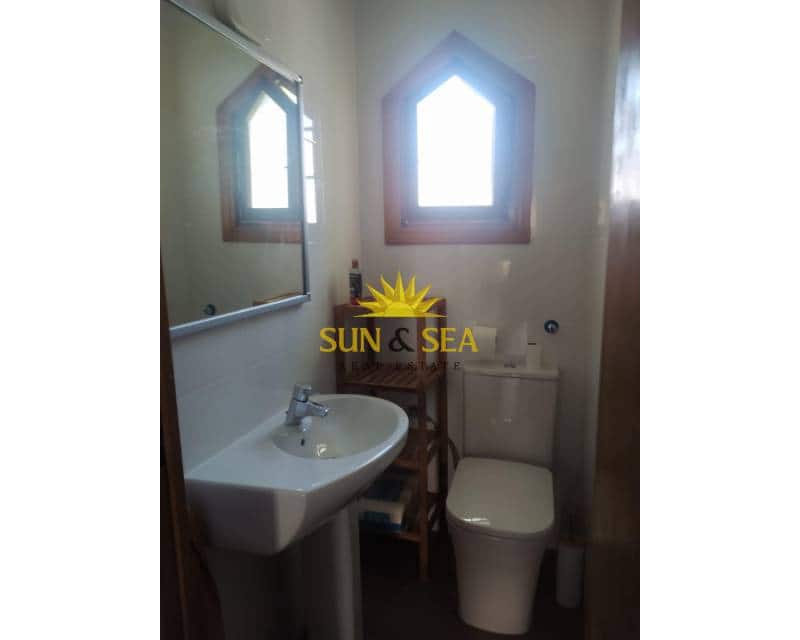 3 Zimmer Haus zu vermieten in Torrevieja mit Pool - 1.100 € (Ref: 9111026)