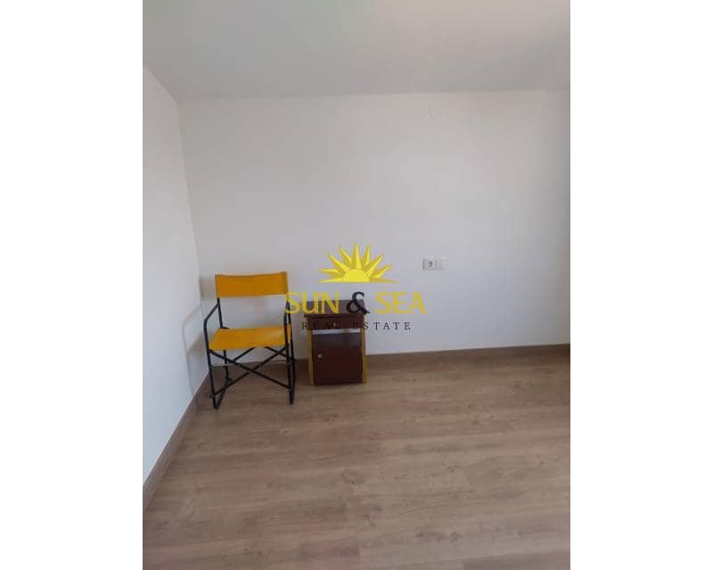 3 Zimmer Haus zu vermieten in Torrevieja mit Pool - 1.100 € (Ref: 9111026)