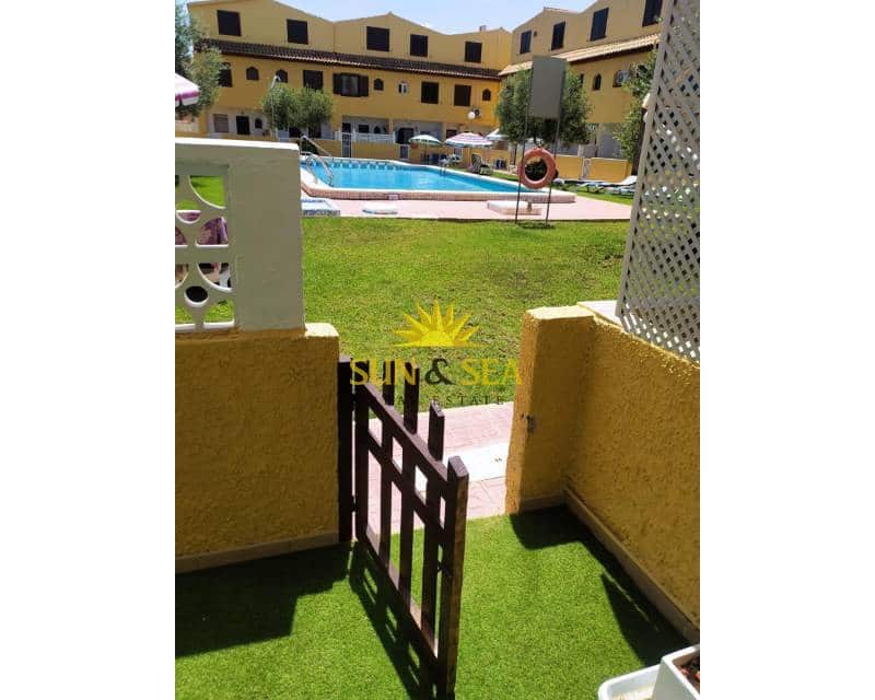 3 Zimmer Haus zu vermieten in Torrevieja mit Pool - 1.100 € (Ref: 9111026)