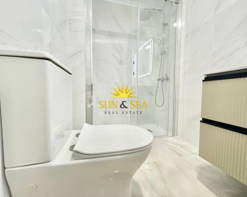 2 soveværelse Penthouse til salg i Torrevieja - € 230.000 (Ref: 9115554)