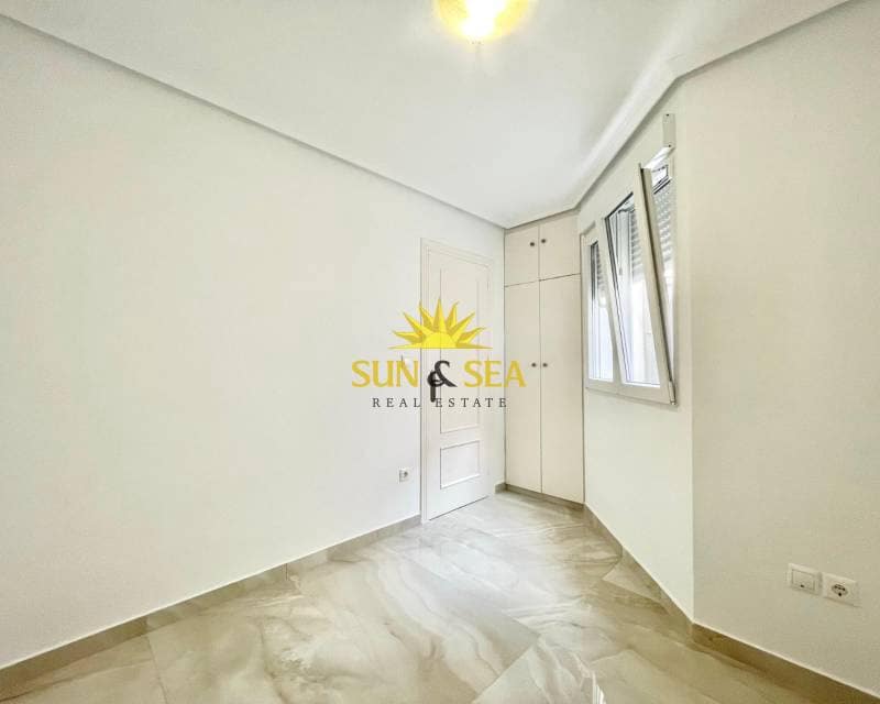 2 soveværelse Penthouse til salg i Torrevieja - € 230.000 (Ref: 9115554)