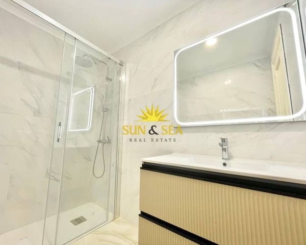 2 soveværelse Penthouse til salg i Puerto Deportivo, Torrevieja - € 230.000 (Ref: 9115554)