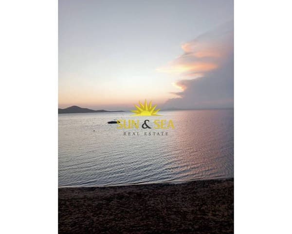 5 makuuhuone Huvila vuokrattavana paikassa La Manga del Mar Menor mukana uima-altaan 
autotalli - 800 € (Ref: 9117514)