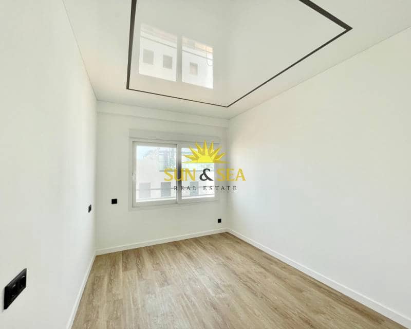 3 bedroom Apartment for sale in San Pedro del Pinatar - € 285,000 (Ref: 9117515)