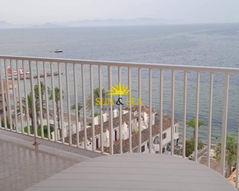 3 chambre Appartement à vendre à La Manga del Mar Menor avec piscine garage - 210 000 € (Ref: 9123898)