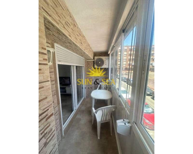 3 soveværelse Lejlighed til leje i Torrevieja med garage - € 900 (Ref: 9127247)