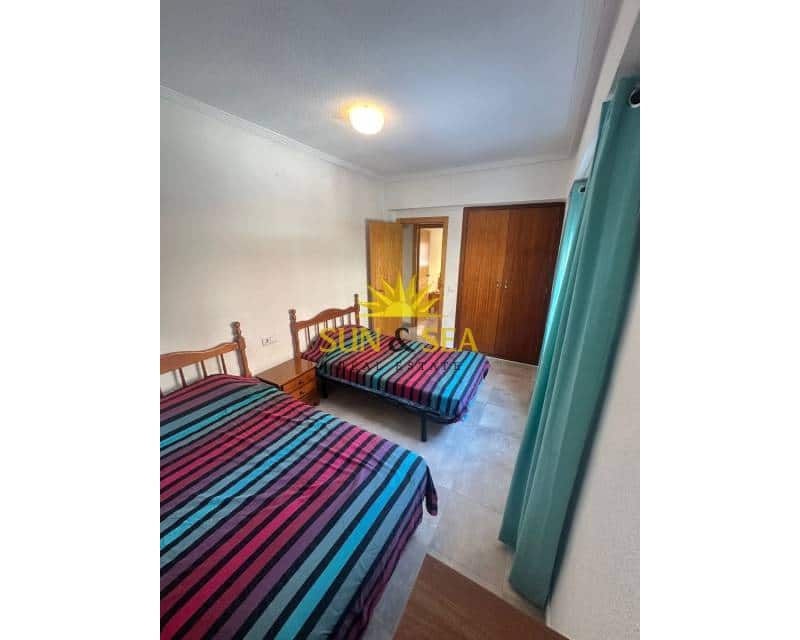 3 soveværelse Lejlighed til leje i Torrevieja med garage - € 900 (Ref: 9127247)