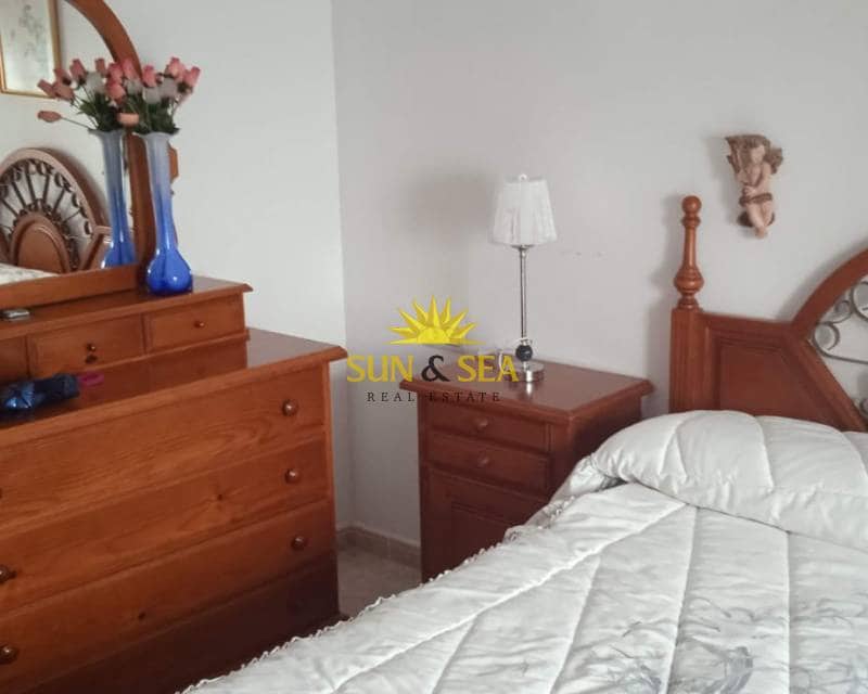 3 sovrum Lägenhet att hyra i La Manga del Mar Menor med pool garage - 1 000 € (Ref: 9127248)