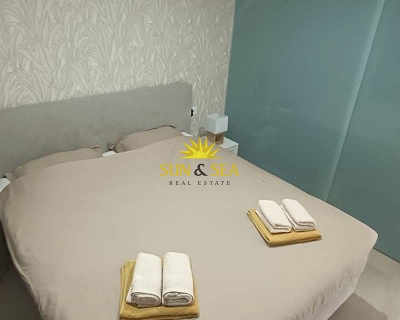 2 camera da letto Attico da affitare come casa vacanza in Los Altos con piscina garage - 1.800 € (Rif: 9127802)