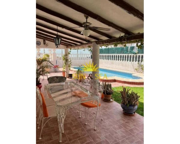 3 soveværelse Villa til leje i La Zenia, Orihuela med swimmingpool - € 1.300 (Ref: 9127804)