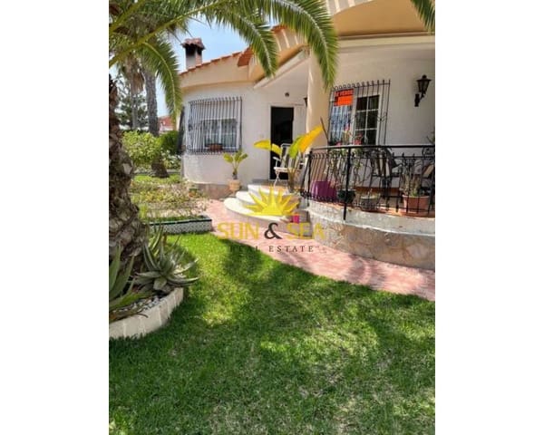 3 soveværelse Villa til leje i La Zenia, Orihuela med swimmingpool - € 1.300 (Ref: 9127804)