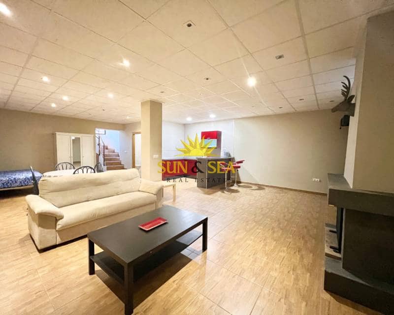 3 bedroom Villa for rent in Elche / Elx with pool - € 1,750 (Ref: 9127864)