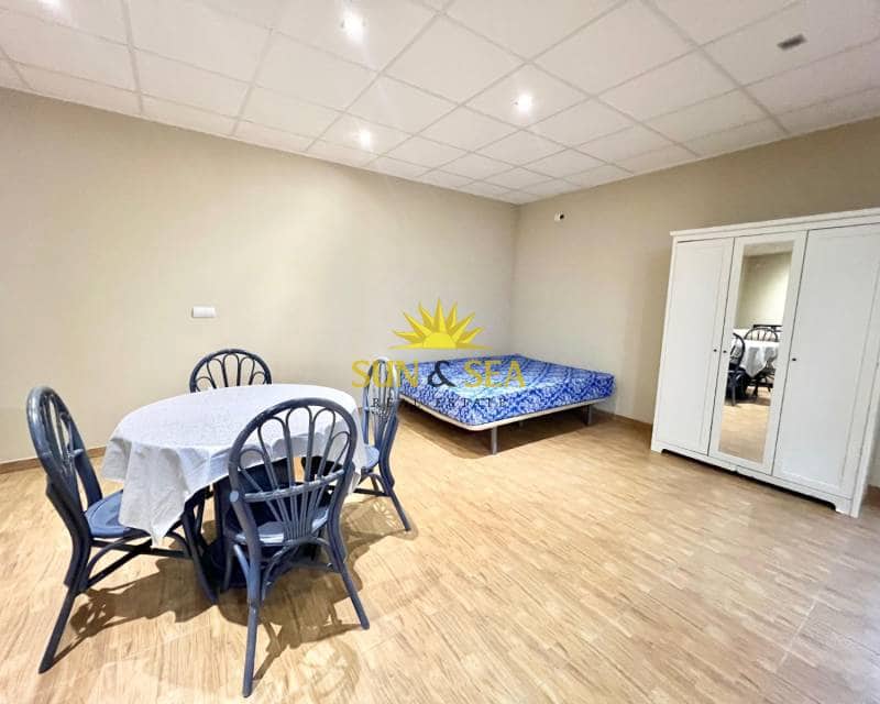 3 bedroom Villa for rent in Elche / Elx with pool - € 1,750 (Ref: 9127864)