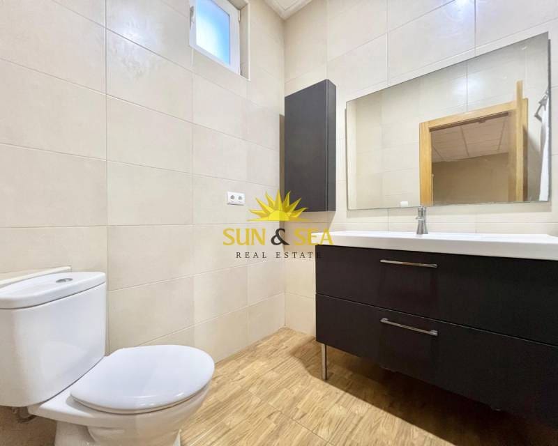 3 bedroom Villa for rent in Elche / Elx with pool - € 1,750 (Ref: 9127864)