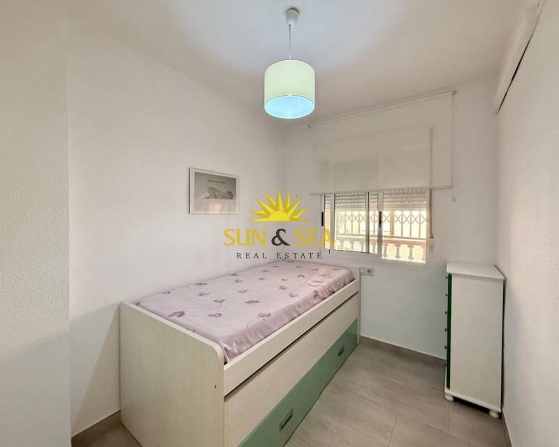 2 bedroom Apartment for rent in Guardamar del Segura with pool - € 750 (Ref: 9129344)